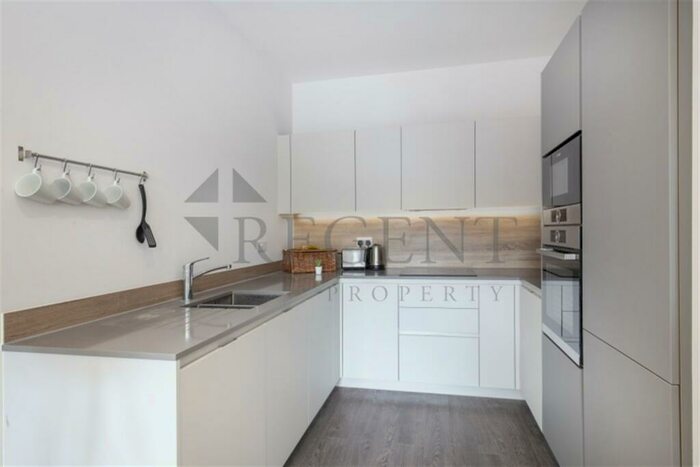 2 Bedroom Apartment To Rent In Hartingtons Court, Coster Avenue, N4