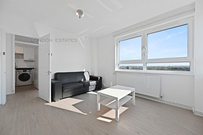 2 Bedroom Flat To Rent In Linacre Court, Talgarth Road, Hammersmith, W6