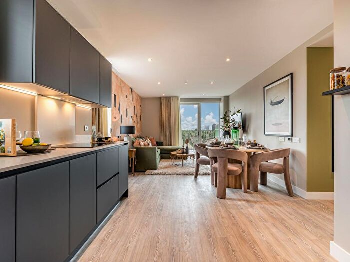 2 Bedroom Flat For Sale In Kent Avenue, Dagenham, RM9