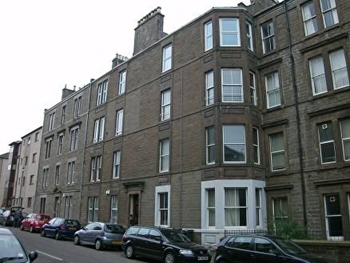 2 Bedroom Flat To Rent In Gowrie Street, Dundee, DD2