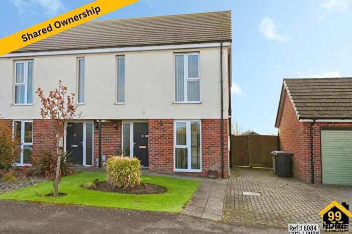 2 Bedroom Semi-Detached House For Sale In Steve Newton Avenue, Lincolnshire, LN9