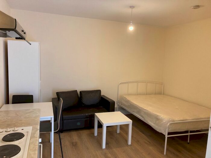 Studio To Rent In Tottenham Lane, London, N8