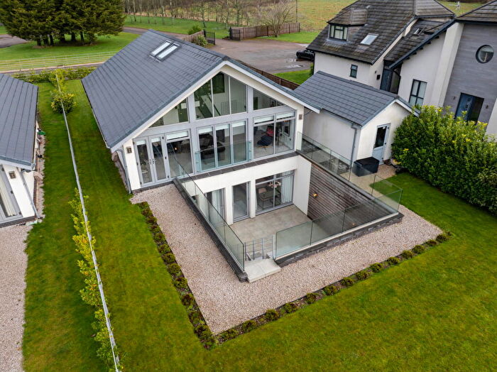 4 Bedroom Detached House For Sale In Lake Drive, Tidbury Green, B90