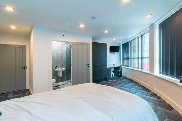 4 Bedroom Apartment To Rent In High Road, Beeston, NG9