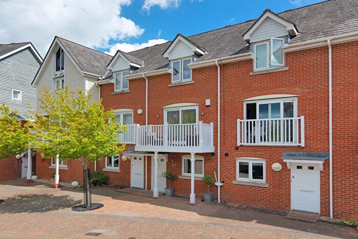 3 Bedroom Town House For Sale In The Lakes, Larkfield, Aylesford, ME20