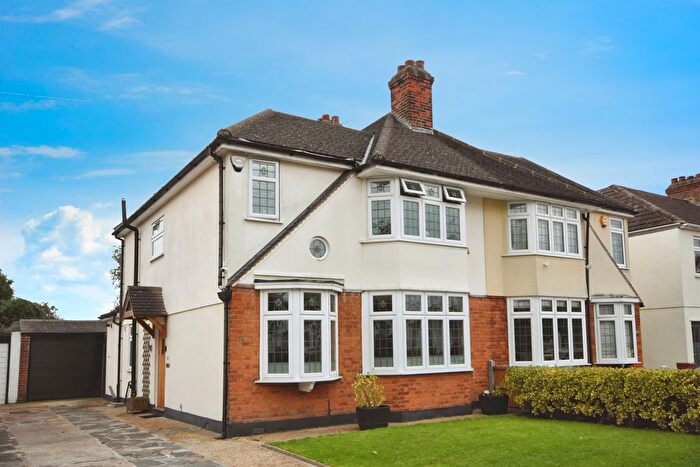 3 Bedroom Semi-Detached House For Sale In Havering Drive, Romford, RM1