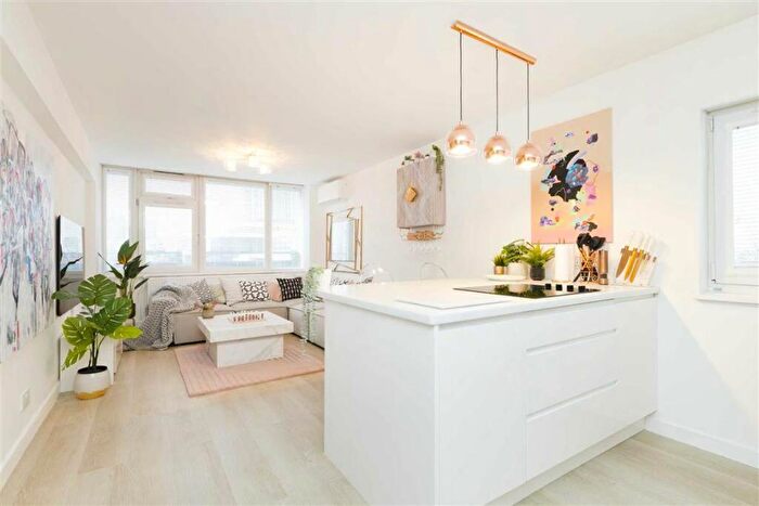 2 Bedroom Flat To Rent In Charles Square, Shoreditch, N1