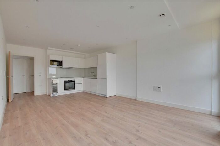 1 Bedroom Flat To Rent In Distel Apartments, Telegraph Avenue, Greenwich, London, SE10