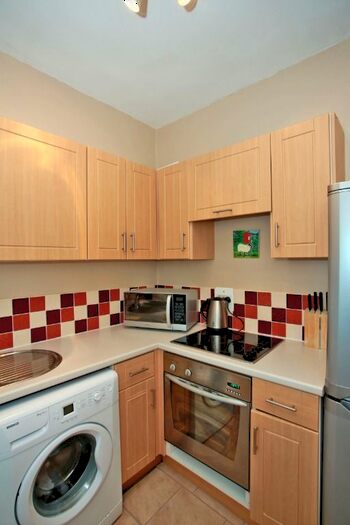 1 Bedroom Flat To Rent In Nellfield Place, City Centre, Aberdeen, AB10