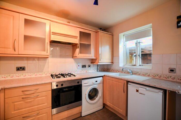 3 Bedroom Terraced House To Rent In Evelyn Road, Royal Docks, E16