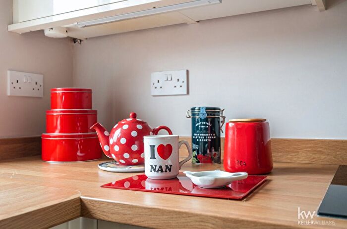 2 Bedroom Maisonette For Sale In The Lawns, Stevenage, Hertfordshire, SG2