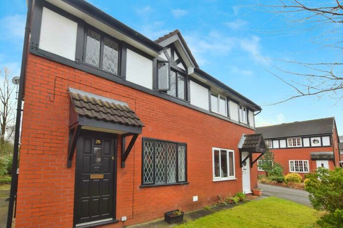 3 Bedroom Semi-Detached House To Rent In Steeple Drive, Stowells Green, Salford, M5