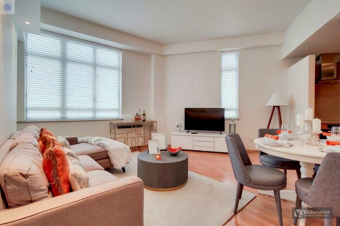 1 Bedroom Apartment To Rent In Lawrence House, City Road, Clerkenwell, London, EC1V