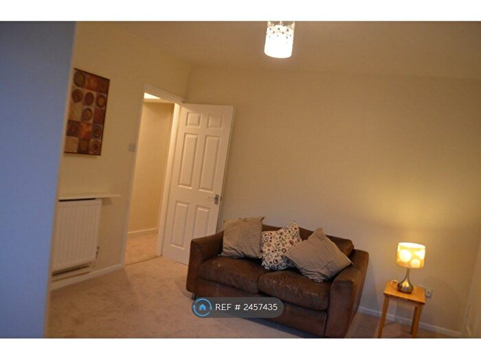 1 Bedroom Flat To Rent In Off Swindon Road, Swindon, SN1