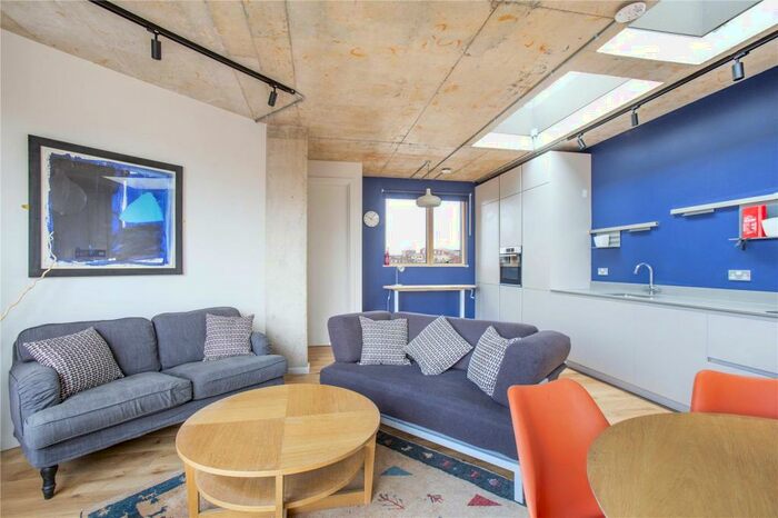 3 Bedroom Apartment To Rent In Wallis Road, London, E9