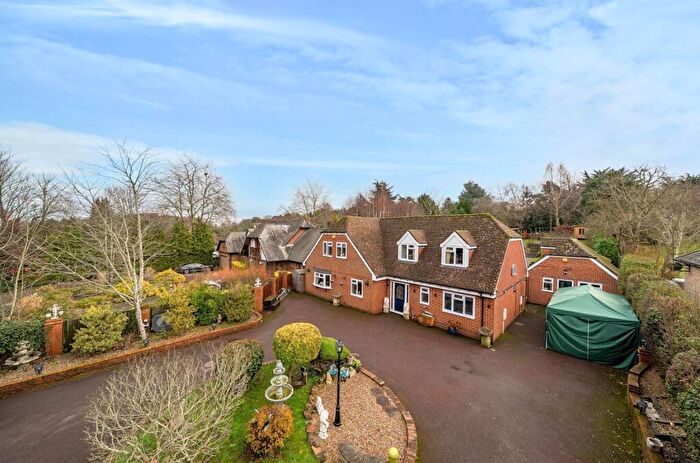 6 Bedroom Detached House For Sale In Exception Home & Detached Annex - Addington, West Malling, ME19