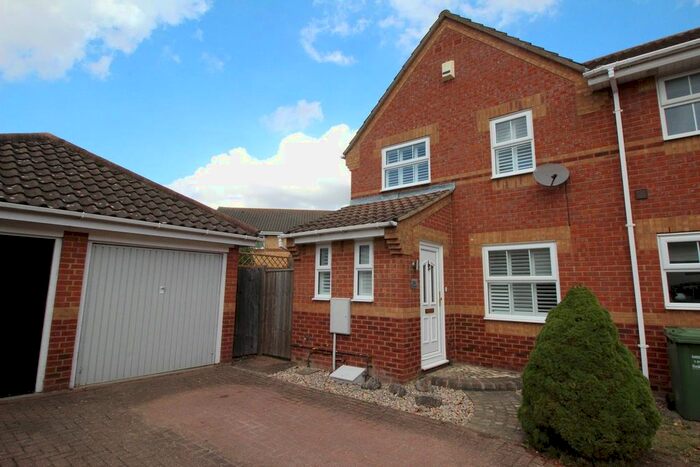 3 Bedroom End Of Terrace House To Rent In Warwick Place, Langdon Hills, SS16