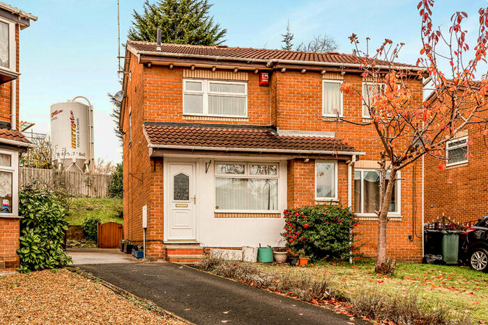 2 Bedroom Semi-Detached House To Rent In Clayton Drive, Leeds, LS10