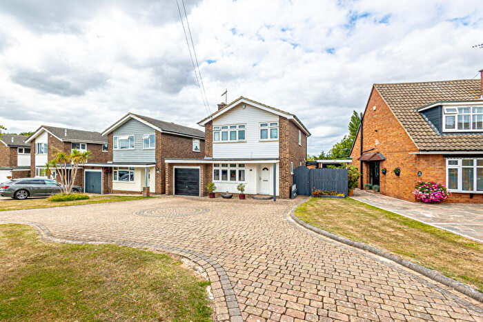 4 Bedroom Detached House For Sale In Causton Way, Rayleigh, SS6
