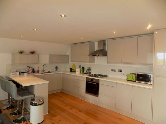 2 Bedroom Flat To Rent In Mercury House, High Street, Feltham, TW13