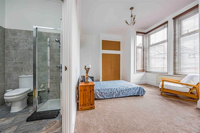 2 Bedroom Flat To Rent In Craneswater Park, Southsea, PO4