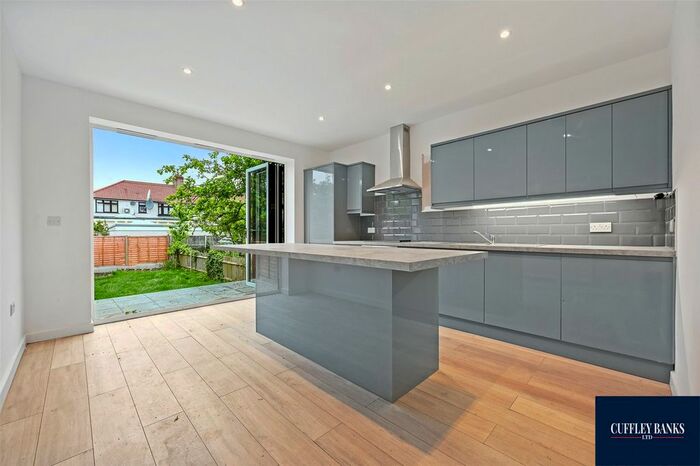 2 Bedroom End Of Terrace House To Rent In Torrington Road, Perivale, Middlesex, UB6