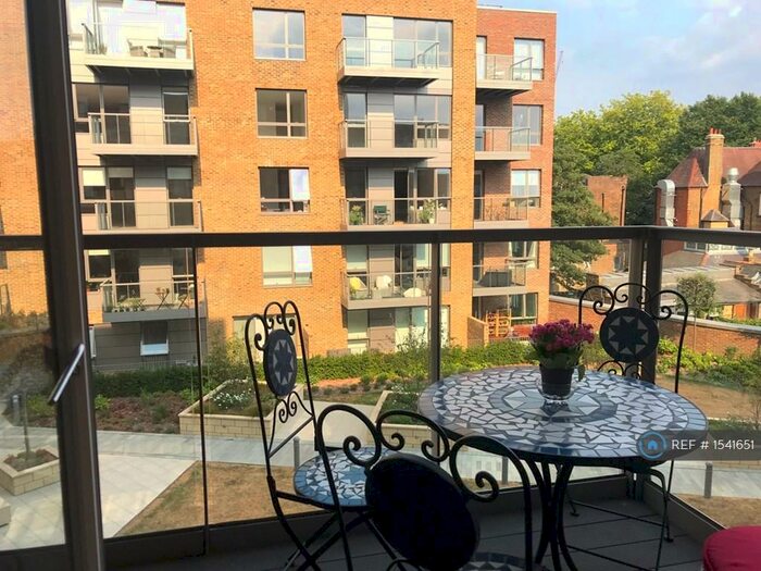 2 Bedroom Flat To Rent In Basset Court, London, N8