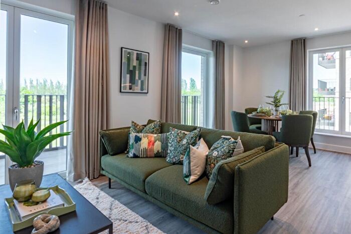 2 Bedroom Apartment For Sale In Forest Road, Walthamstow, E17
