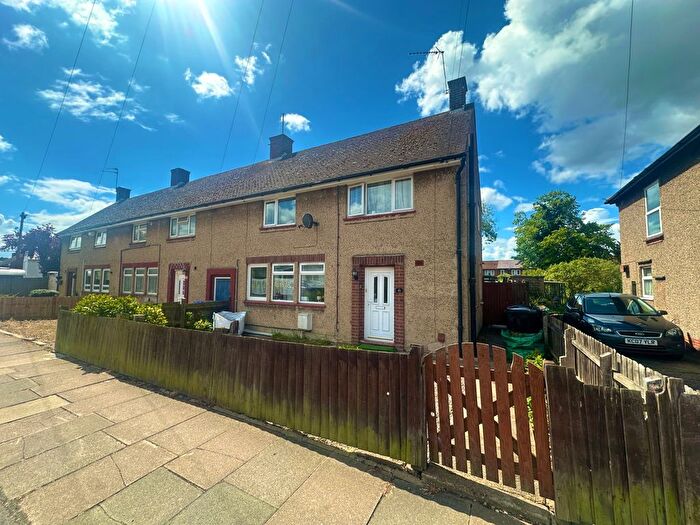 4 Bedroom End Of Terrace House For Sale In Bushland Road, The Headlands, NN3