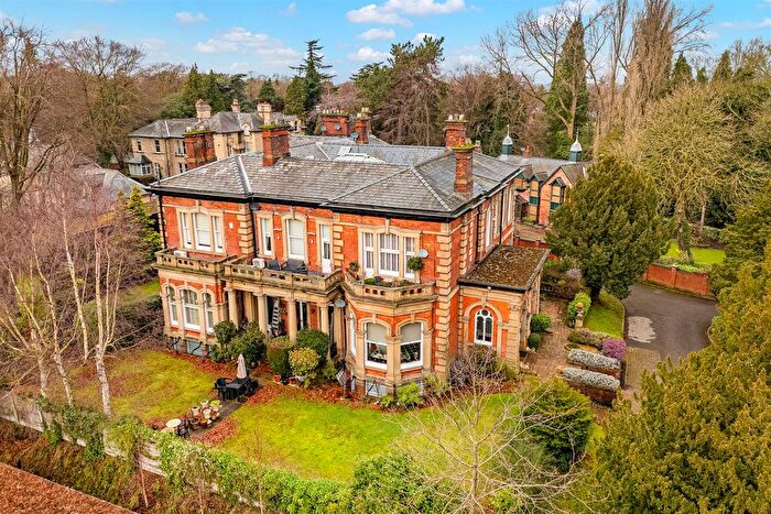 3 Bedroom Flat For Sale In St. Margarets Road, Altrincham, WA14