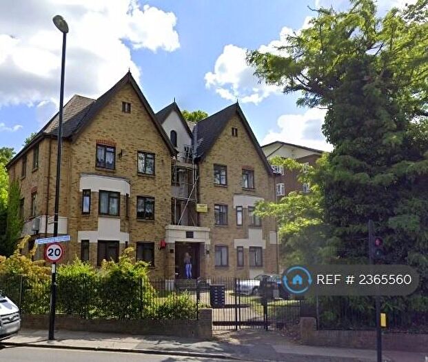 2 Bedroom Flat To Rent In Dukes Court, London, SE13