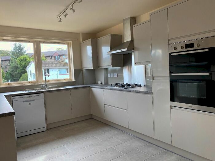 3 Bedroom Flat To Rent In Barnton Park View, Barnton, Edinburgh, EH4