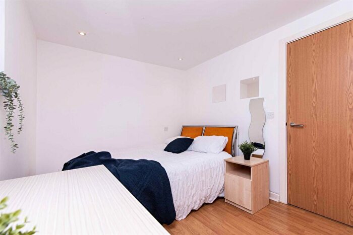 2 Bedroom Apartment To Rent In Cymbeline House, Shakespeare St, NG1