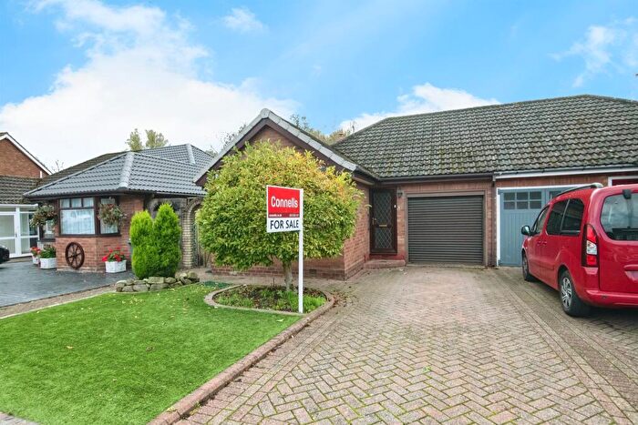 3 Bedroom Semi-Detached Bungalow For Sale In Andrew Road, West Bromwich, B71