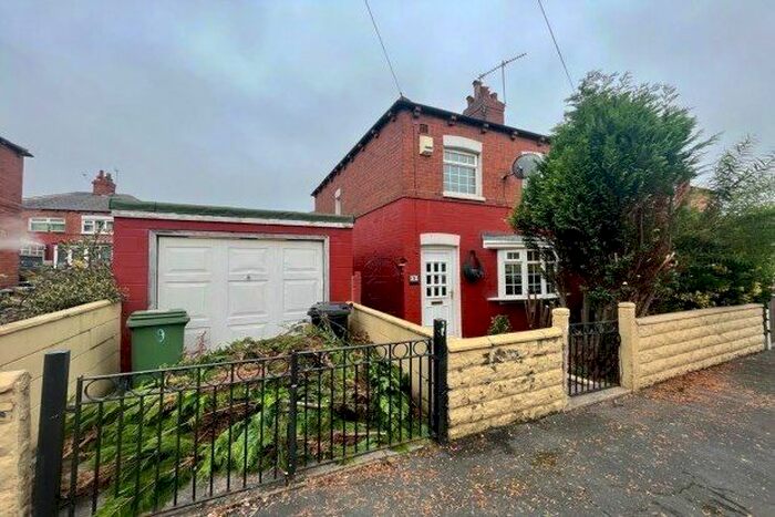 3 Bedroom Semi-Detached House To Rent In Garton View, Leeds, LS9
