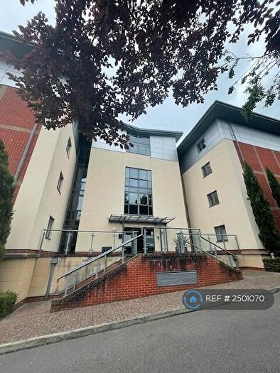 2 Bedroom Flat To Rent In Equinox Place, Farnborough, GU14