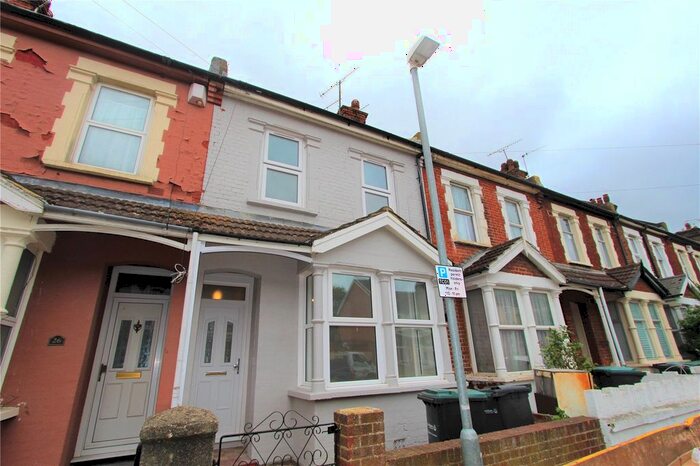 3 Bedroom Terraced House To Rent In Russell Road, Gravesend, Kent, DA12