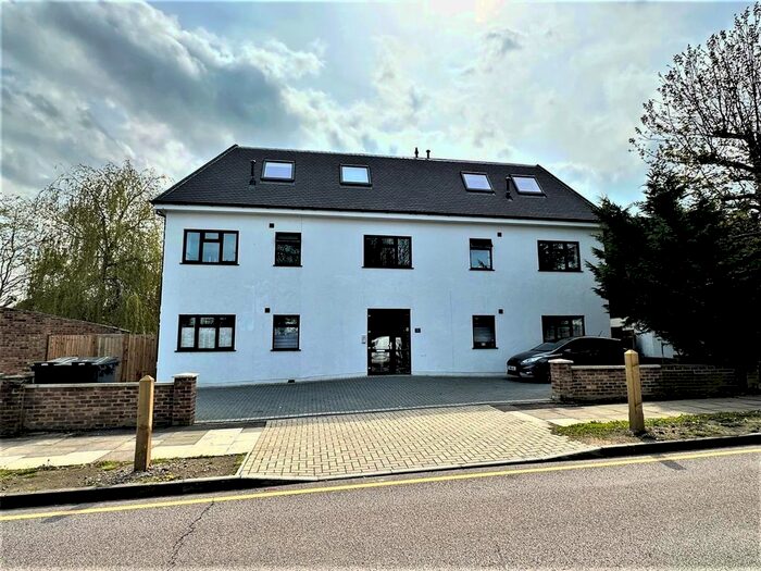 1 Bedroom Flat To Rent In Lakeswood Road, Petts Wood, Orpington, BR5