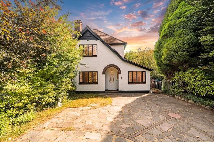 3 Bedroom Semi-Detached House For Sale In Buxton Lane, Caterham, CR3