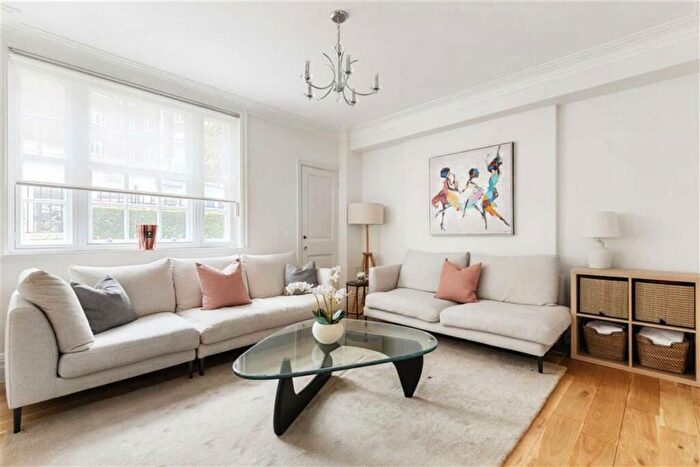 3 Bedroom Flat To Rent In Onslow Square, South Kensington, SW7
