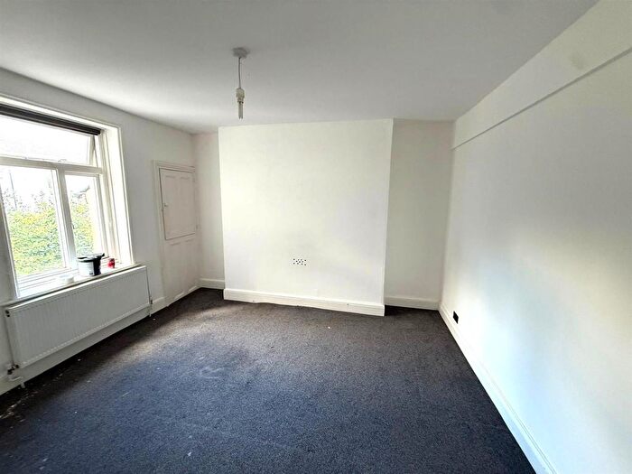 4 Bedroom Flat To Rent In Queens Road, Brighton, BN1