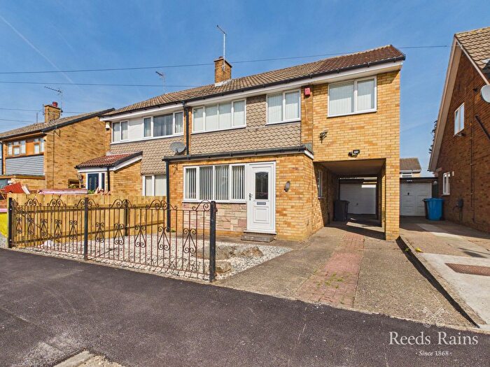 4 Bedroom Semi-Detached House For Sale In Ridgestone Avenue, Bilton, Hull, East Riding Of Yorkshire, HU11