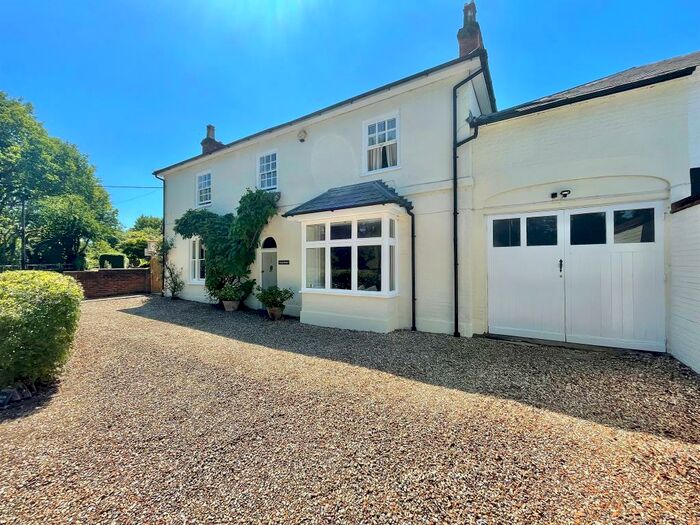 5 Bedroom Character Property For Sale In Turgis Green, Hook, RG27