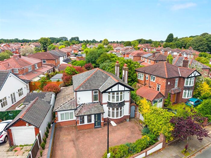 3 Bedroom Detached House For Sale In Meadway, Sale, M33