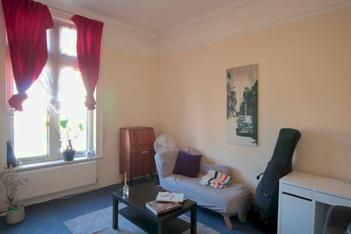 1 Bedroom Flat To Rent In Norwood Road, Tulse Hill, SE27