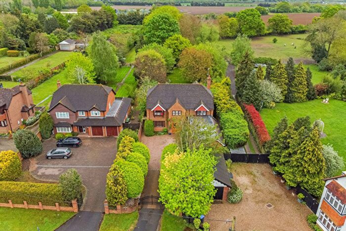 6 Bedroom Detached House For Sale In Marsh Lane, Maidenhead, SL6