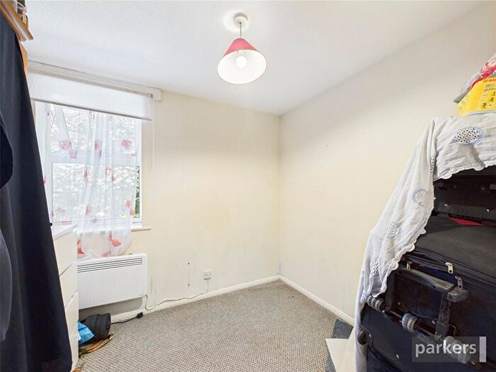 2 Bedroom Apartment For Sale In Westcote Road, Reading, Berkshire, RG30