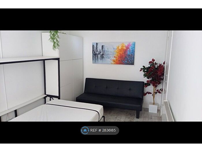 Studio To Rent In Brackyn Road, Cambridge, CB1
