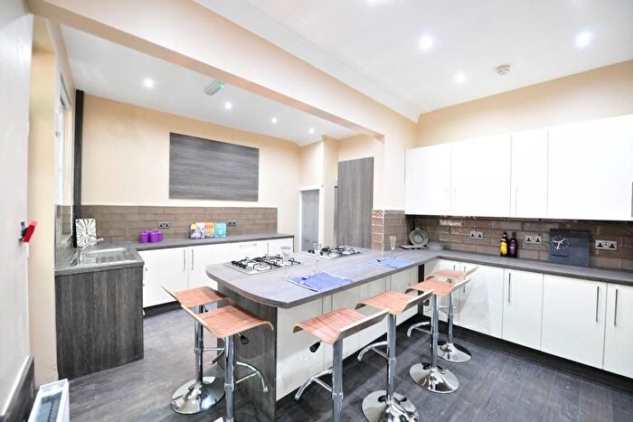 6 Bedroom Terraced House To Rent In St. Michaels Terrace, Headingley, Leeds, LS6