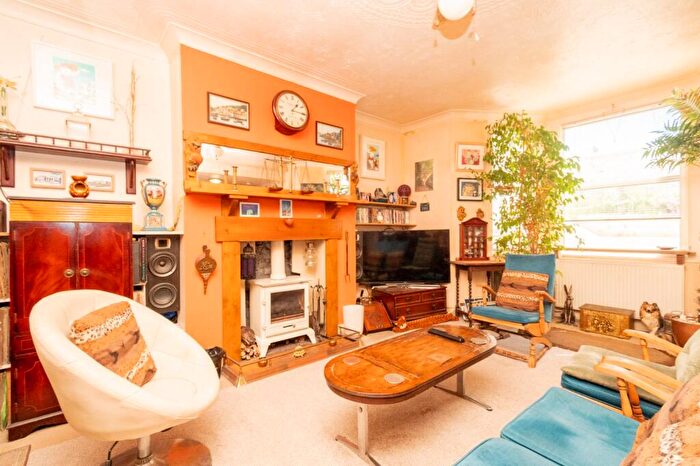 1 Bedroom Flat For Sale In Canterbury Road, Margate, Kent, CT9 - Photo 2